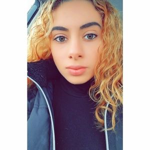 Meet your Posher, Rina